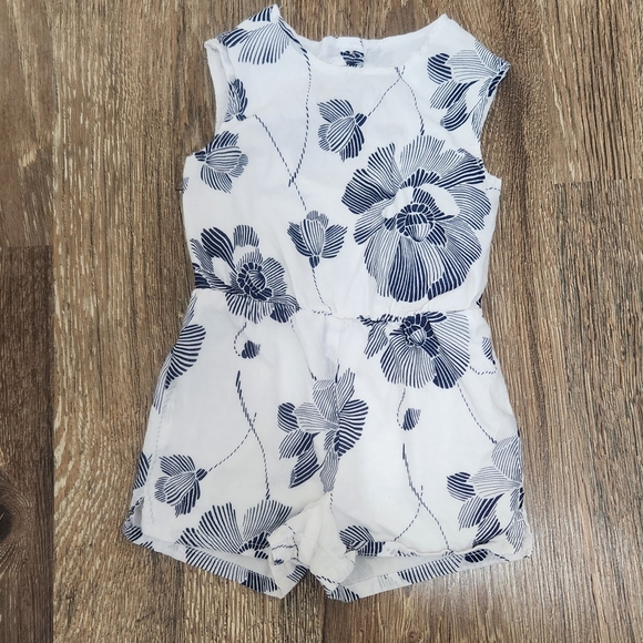Girls 2t Old Navy Floral Romper - Picture 1 of 5
